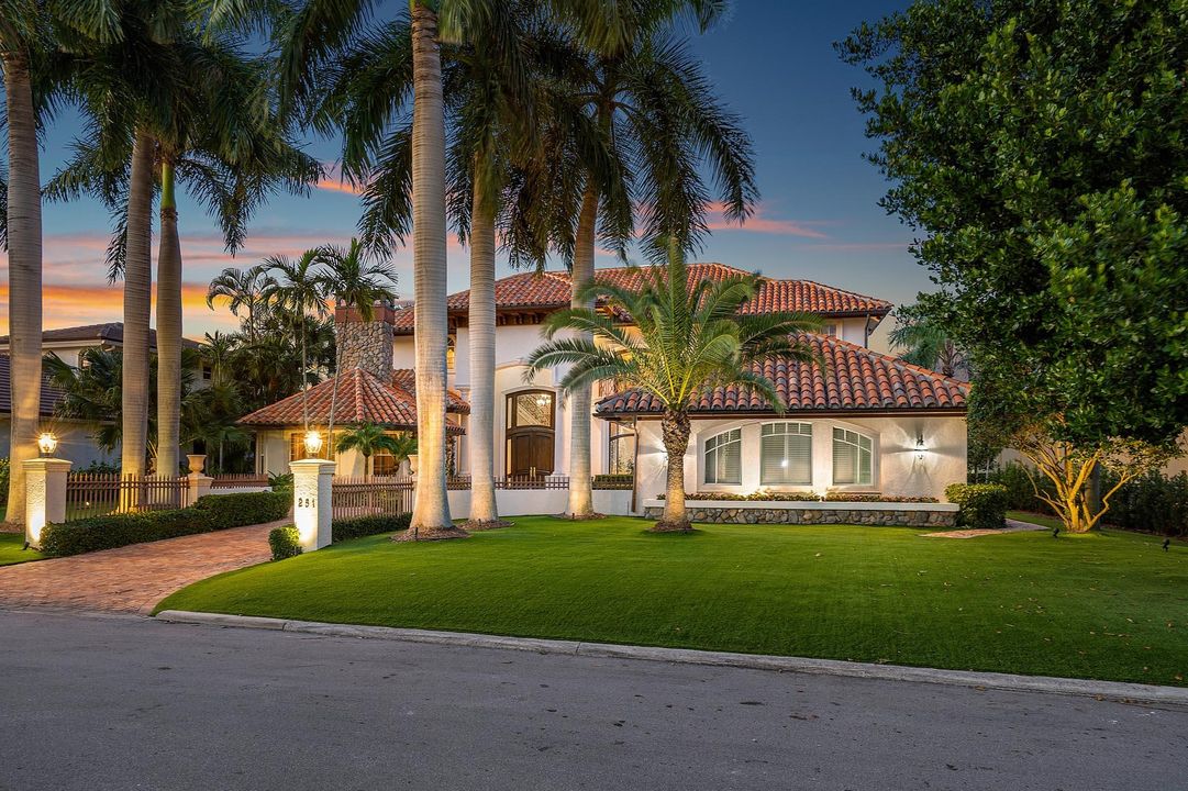 For Sale: $9,950,000 (6 beds, 6 baths, 5782 Square Feet)