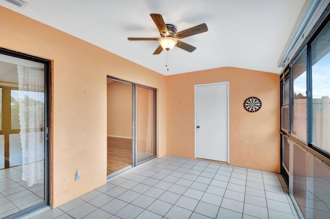 Active With Contract: $229,000 (2 beds, 2 baths, 1127 Square Feet)