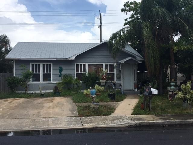 For Rent: $2,699 (3 beds, 1 baths, 1250 Square Feet)