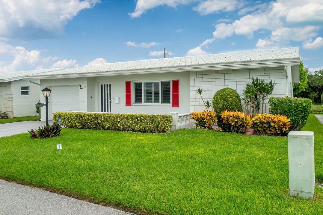 For Sale: $485,000 (2 beds, 2 baths, 1690 Square Feet)