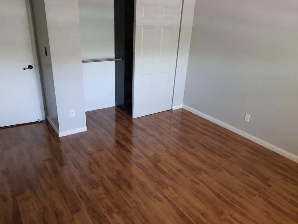 For Rent: $2,050 (2 beds, 2 baths, 1014 Square Feet)