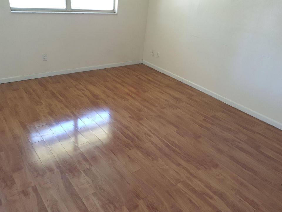 For Rent: $2,050 (2 beds, 2 baths, 1014 Square Feet)