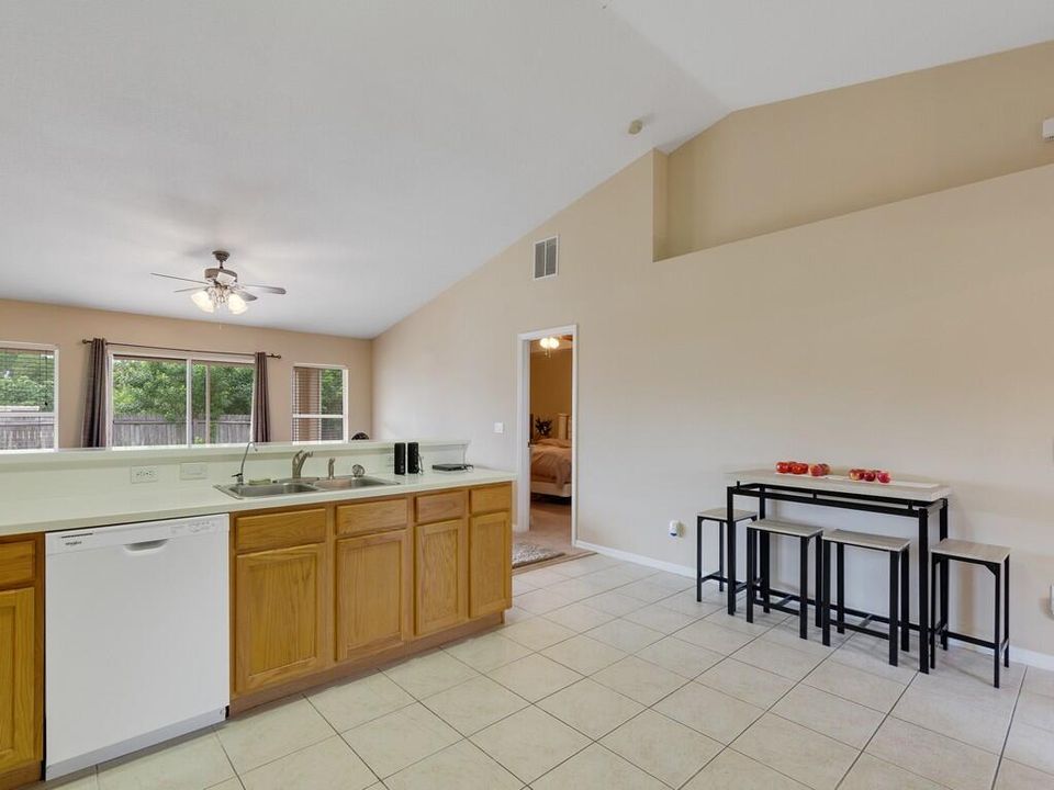 For Sale: $324,900 (3 beds, 2 baths, 1832 Square Feet)