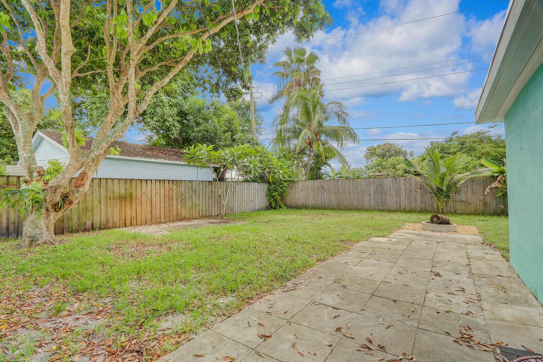 For Sale: $568,000 (3 beds, 2 baths, 1328 Square Feet)