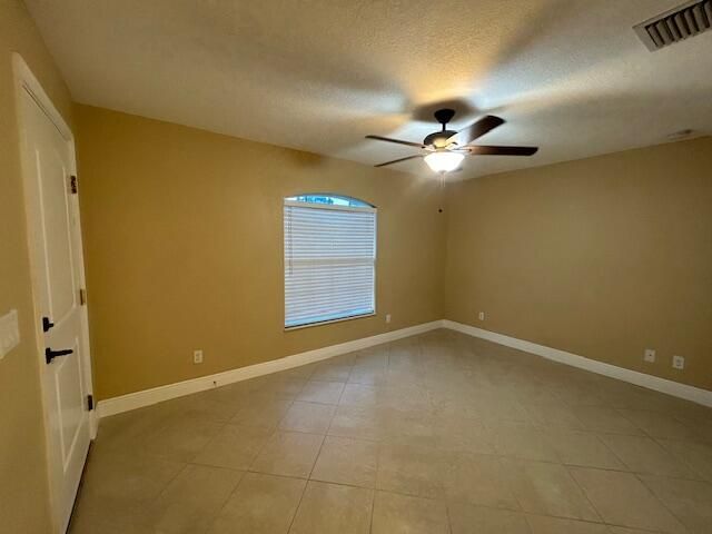 For Rent: $2,900 (4 beds, 3 baths, 2182 Square Feet)