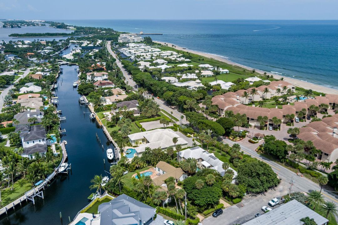 For Sale: $2,235,000 (3 beds, 2 baths, 2327 Square Feet)