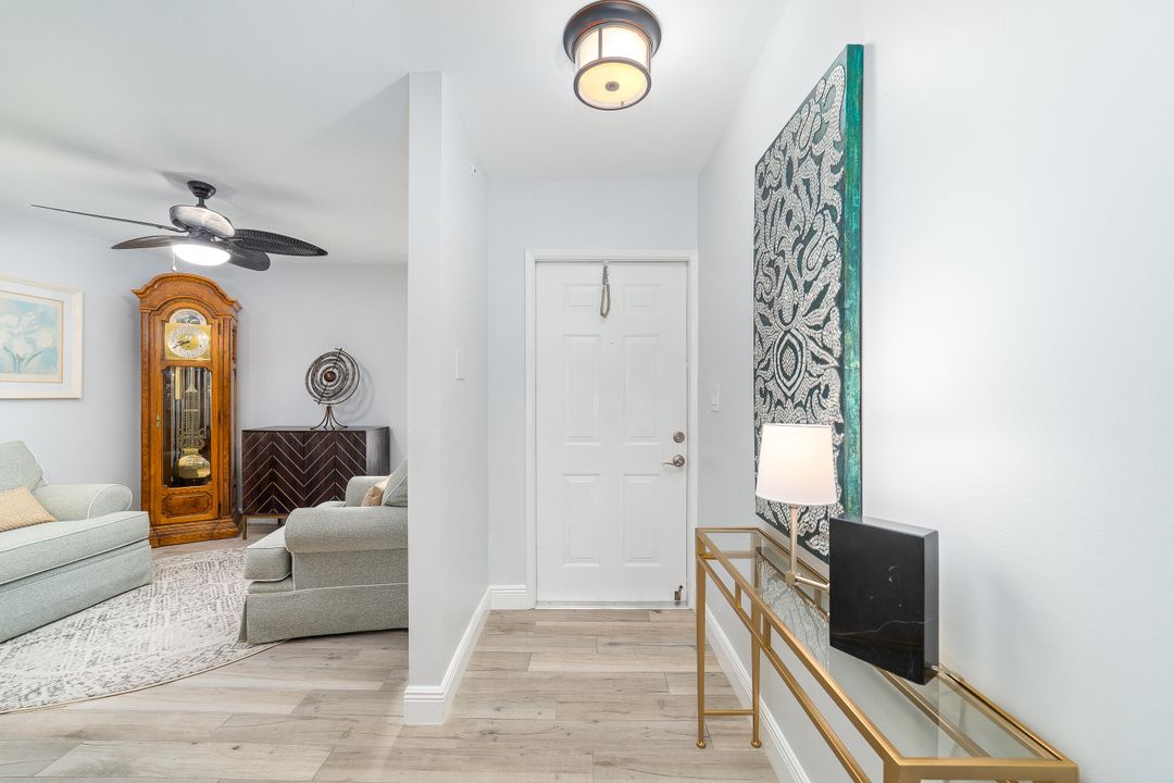 For Sale: $334,900 (2 beds, 2 baths, 1330 Square Feet)