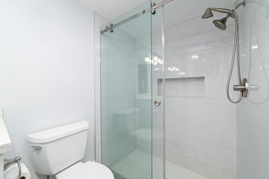 For Sale: $334,900 (2 beds, 2 baths, 1330 Square Feet)