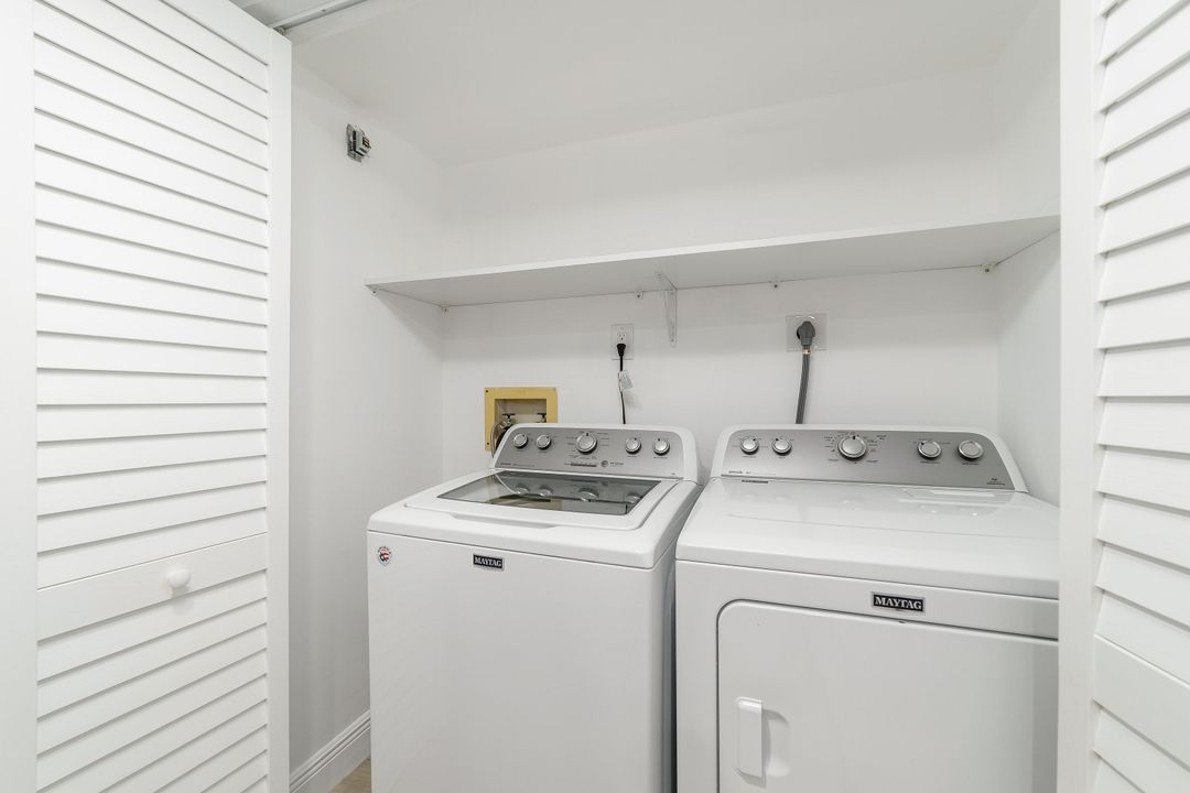 For Sale: $334,900 (2 beds, 2 baths, 1330 Square Feet)