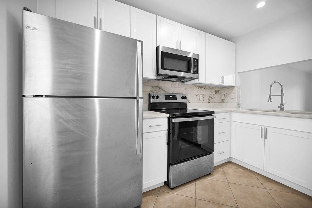 For Rent: $2,900 (3 beds, 2 baths, 1144 Square Feet)