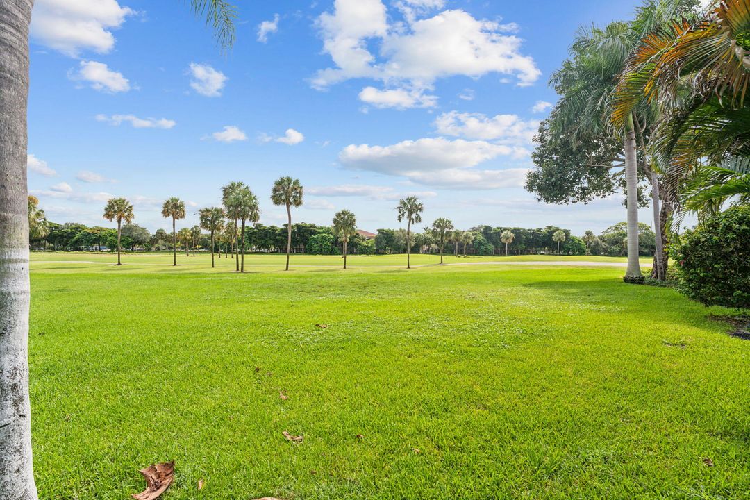 For Sale: $650,000 (3 beds, 2 baths, 1862 Square Feet)