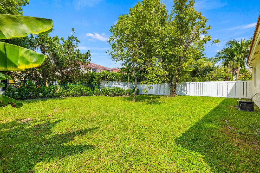 For Sale: $765,000 (3 beds, 2 baths, 2330 Square Feet)