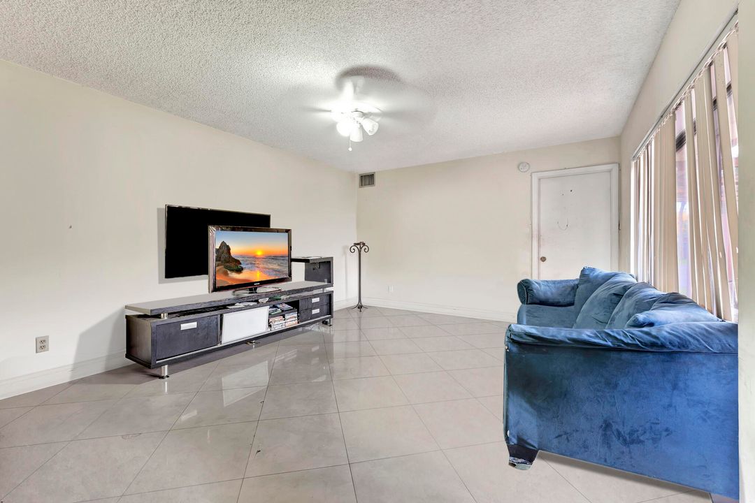 For Sale: $350,000 (3 beds, 2 baths, 1460 Square Feet)