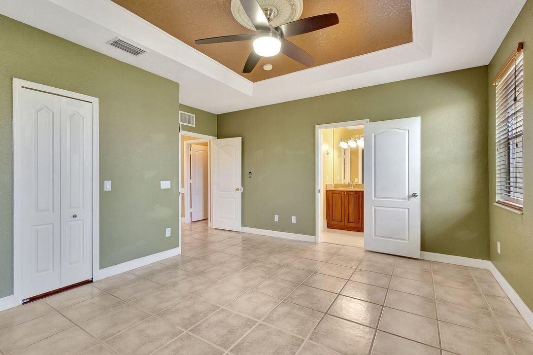 For Sale: $365,000 (3 beds, 2 baths, 1705 Square Feet)