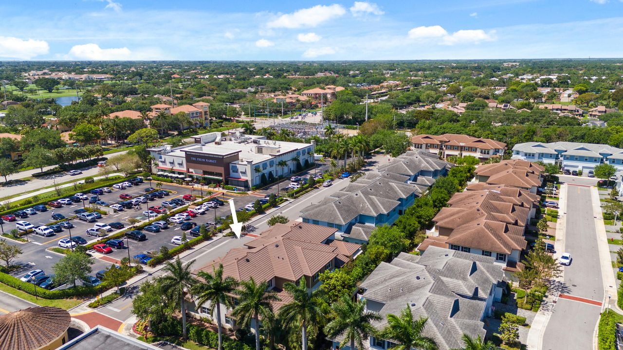 For Sale: $799,999 (3 beds, 2 baths, 2144 Square Feet)