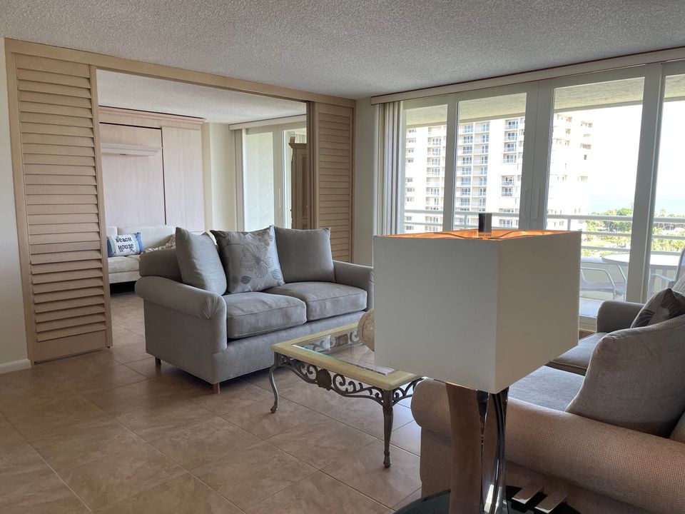 Active With Contract: $5,500 (2 beds, 2 baths, 1438 Square Feet)