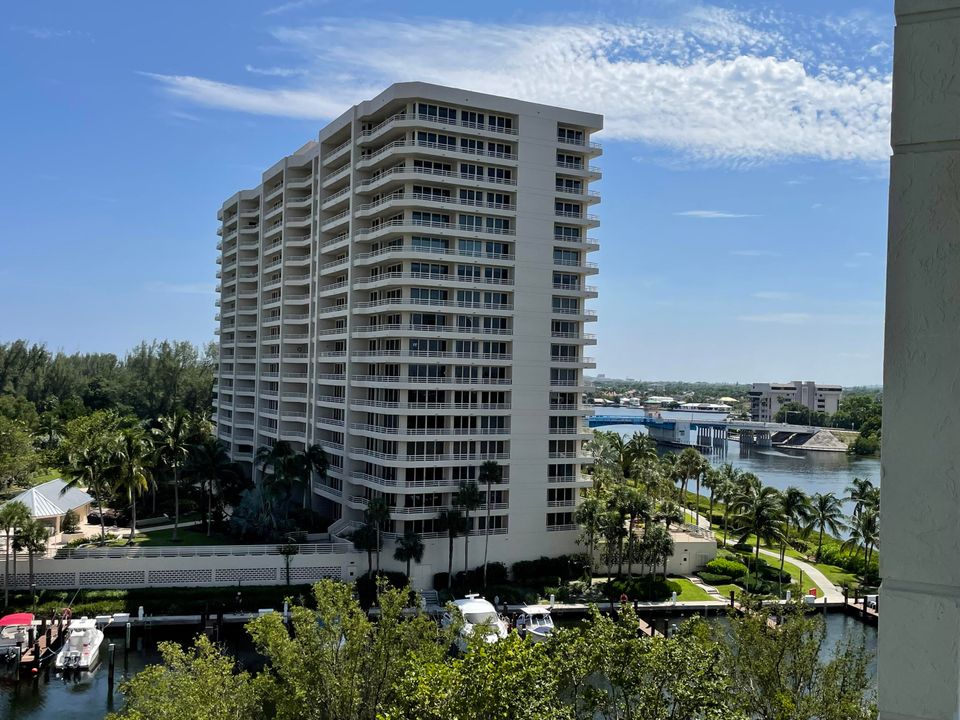 Active With Contract: $5,500 (2 beds, 2 baths, 1438 Square Feet)