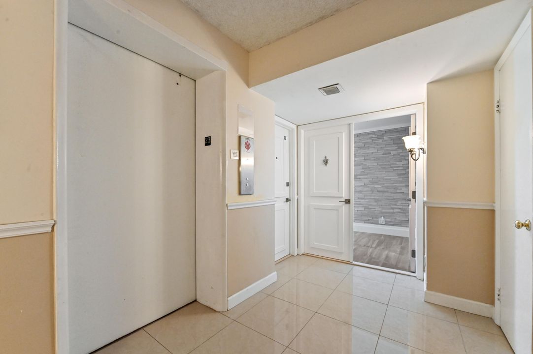 For Sale: $1,400,000 (3 beds, 2 baths, 2400 Square Feet)