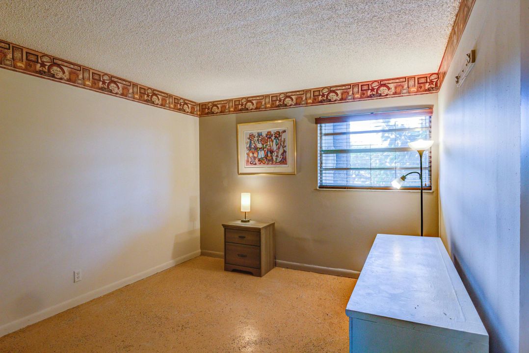 For Sale: $97,000 (2 beds, 2 baths, 920 Square Feet)