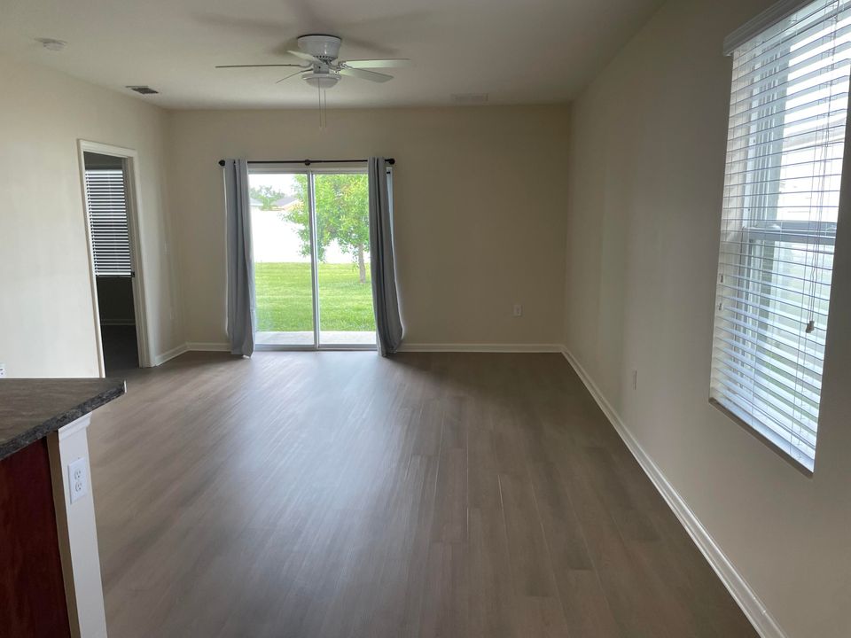 For Rent: $2,600 (3 beds, 2 baths, 1504 Square Feet)