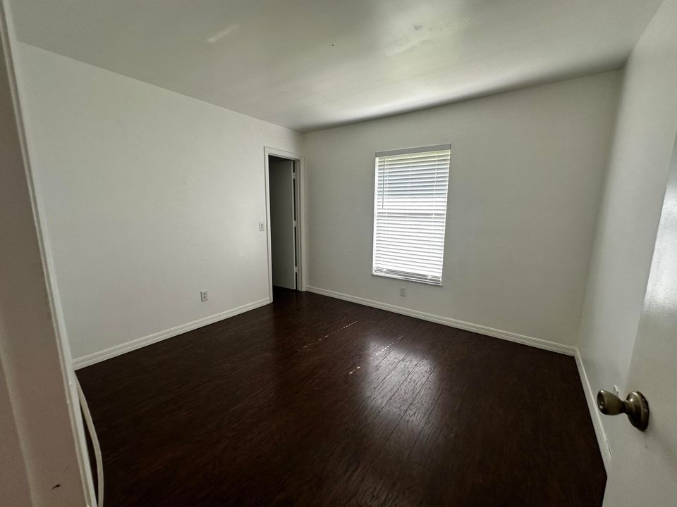 For Rent: $2,900 (3 beds, 2 baths, 1260 Square Feet)