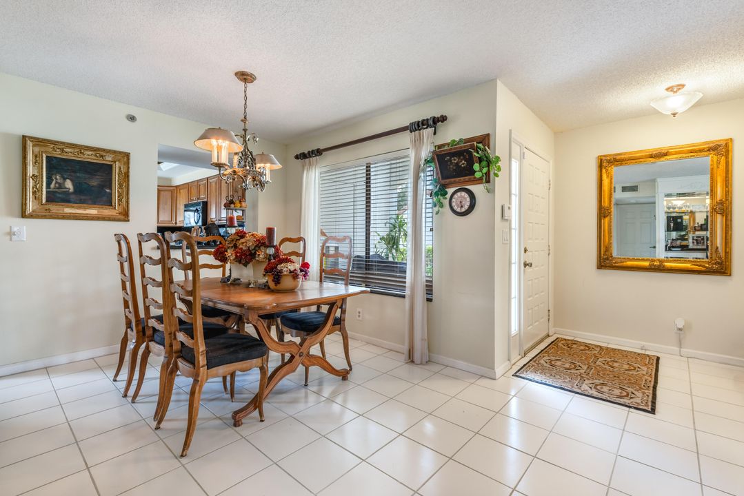 For Sale: $359,000 (2 beds, 2 baths, 1705 Square Feet)