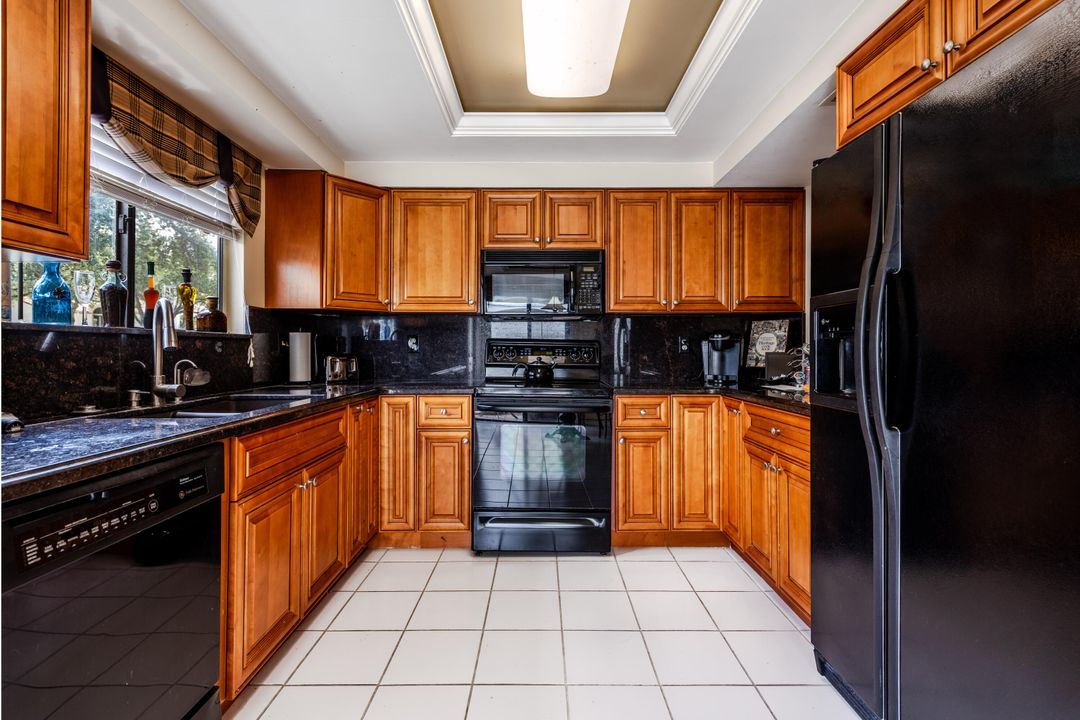 For Sale: $359,000 (2 beds, 2 baths, 1705 Square Feet)