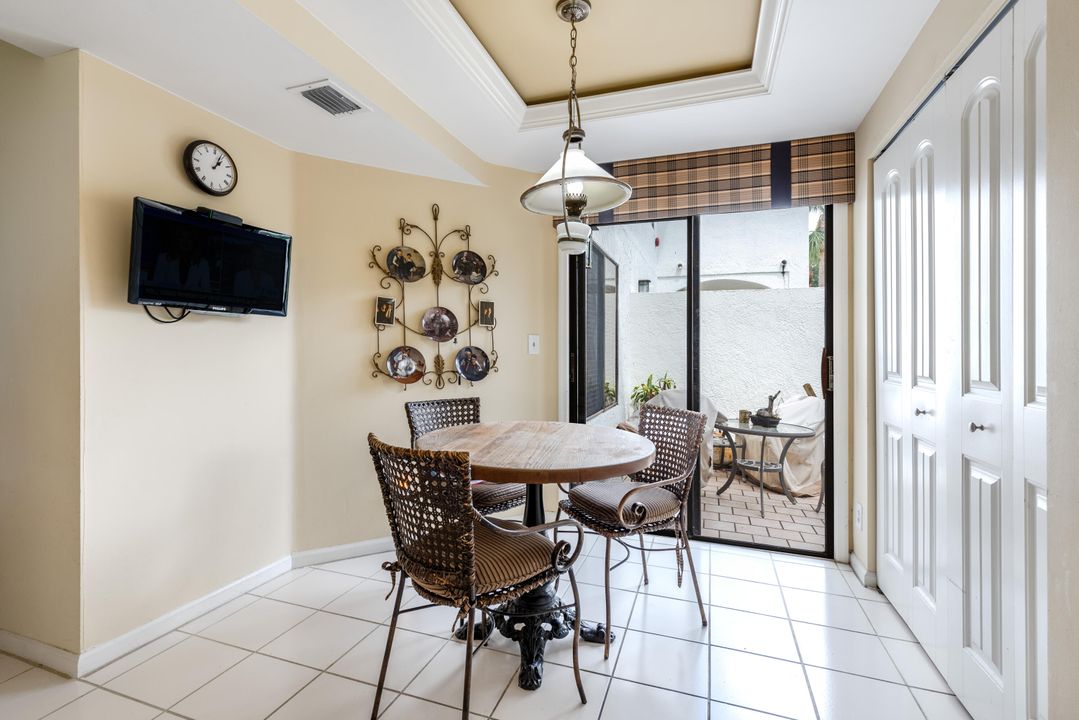 For Sale: $359,000 (2 beds, 2 baths, 1705 Square Feet)