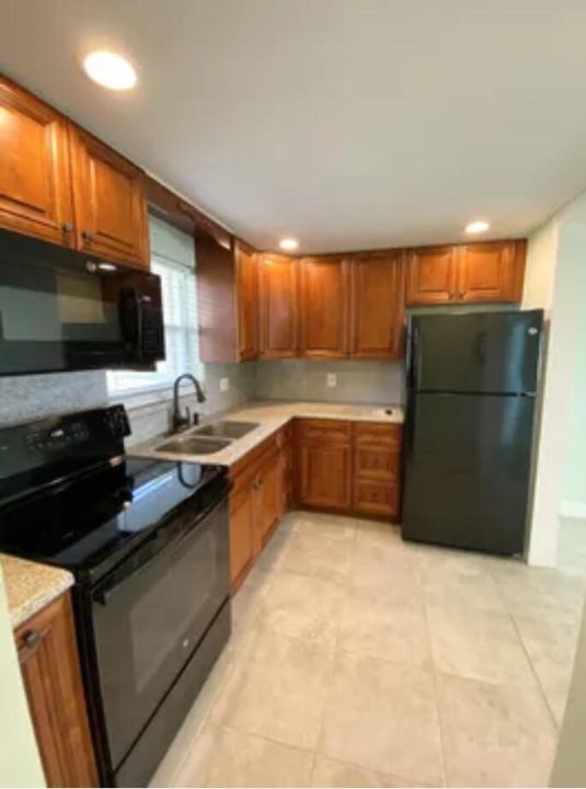 For Rent: $1,500 (1 beds, 1 baths, 696 Square Feet)