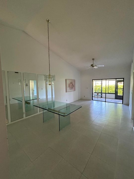 En Venta: $269,000 (2 camas, 2 baños, 1252 Pies cuadrados)