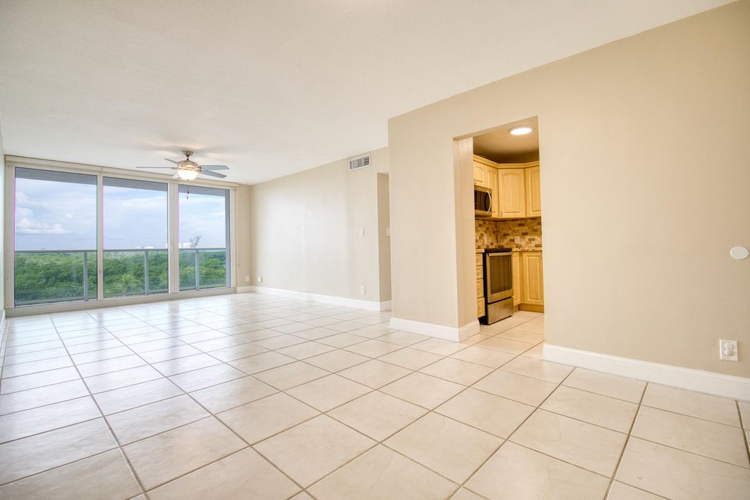 Active With Contract: $3,001 (2 beds, 2 baths, 1357 Square Feet)