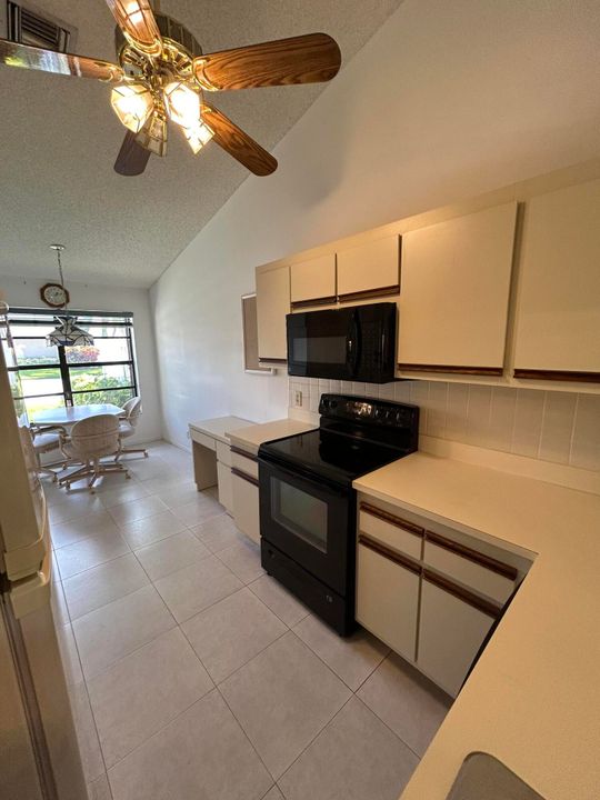 For Sale: $269,000 (2 beds, 2 baths, 1252 Square Feet)