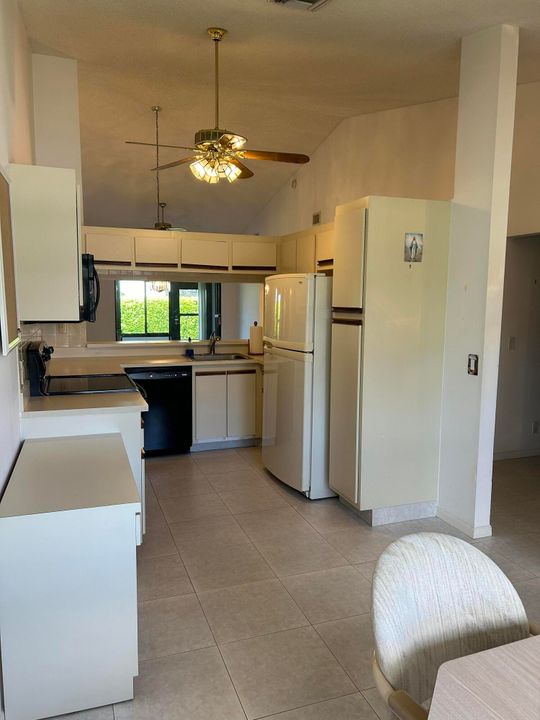 For Sale: $269,000 (2 beds, 2 baths, 1252 Square Feet)