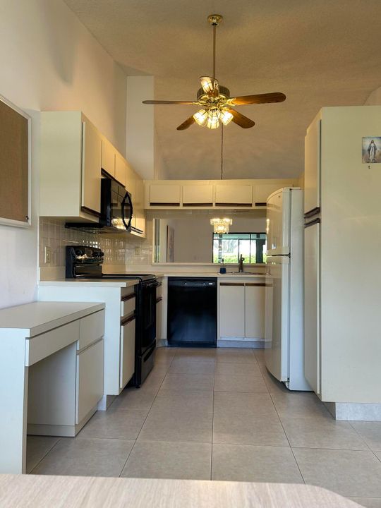 For Sale: $269,000 (2 beds, 2 baths, 1252 Square Feet)