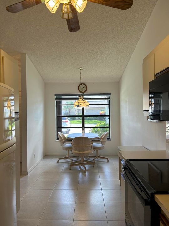 For Sale: $269,000 (2 beds, 2 baths, 1252 Square Feet)