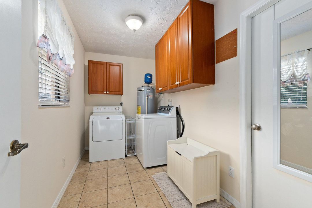 For Sale: $359,900 (3 beds, 2 baths, 1410 Square Feet)