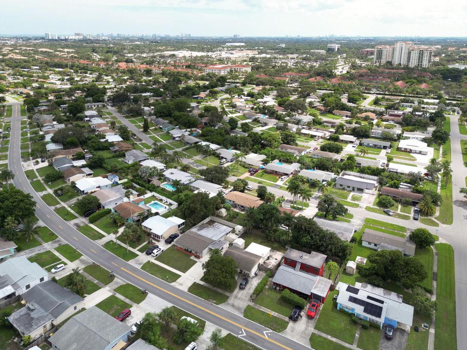 For Sale: $500,000 (3 beds, 2 baths, 1609 Square Feet)