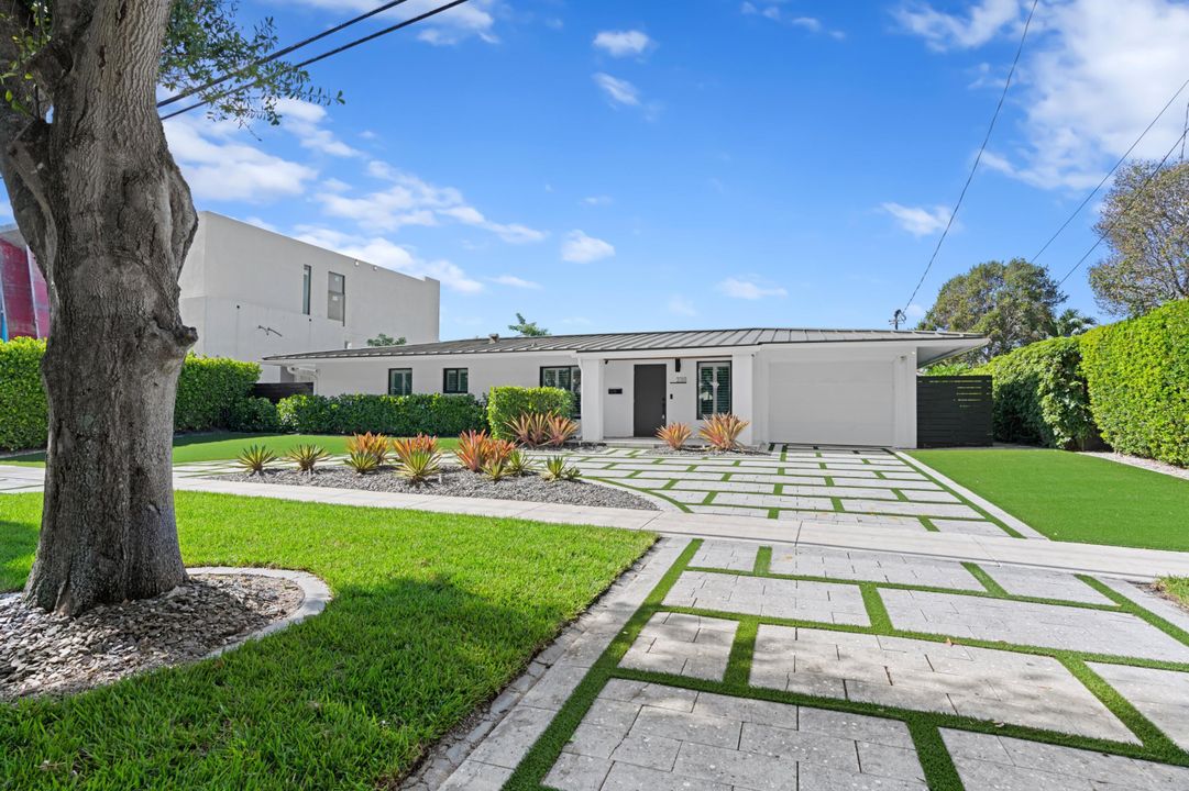 For Sale: $2,200,000 (3 beds, 2 baths, 1820 Square Feet)