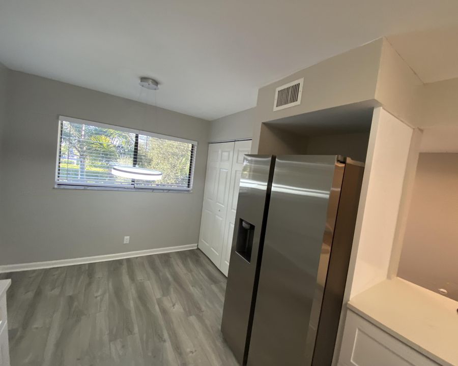 For Sale: $315,000 (2 beds, 2 baths, 1348 Square Feet)