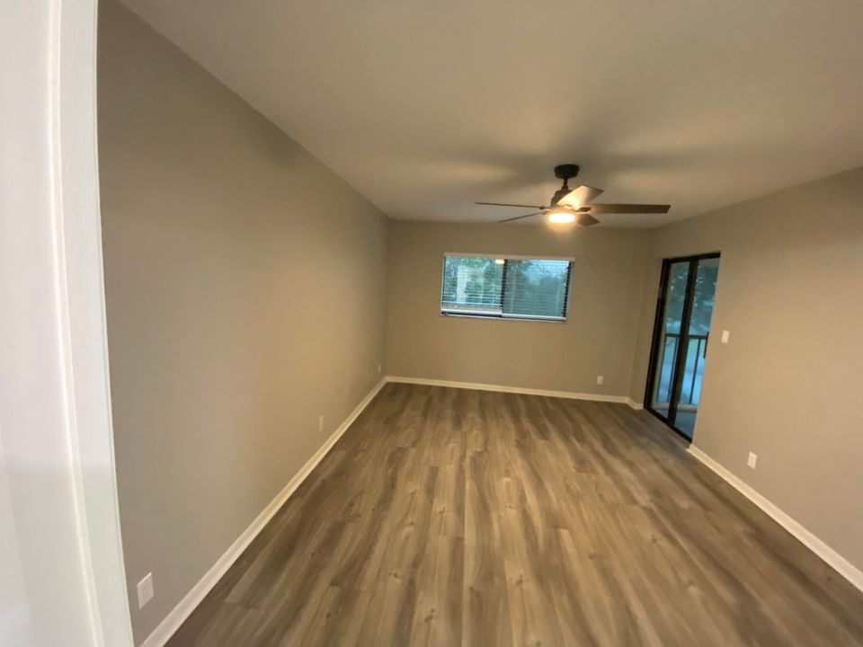 For Sale: $315,000 (2 beds, 2 baths, 1348 Square Feet)