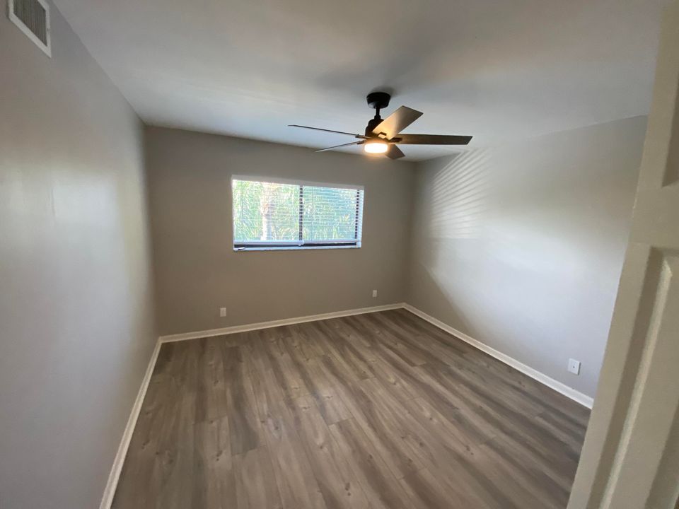 For Sale: $315,000 (2 beds, 2 baths, 1348 Square Feet)