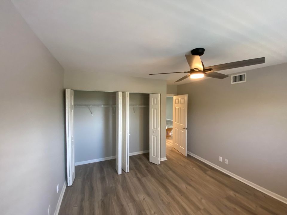 For Sale: $315,000 (2 beds, 2 baths, 1348 Square Feet)