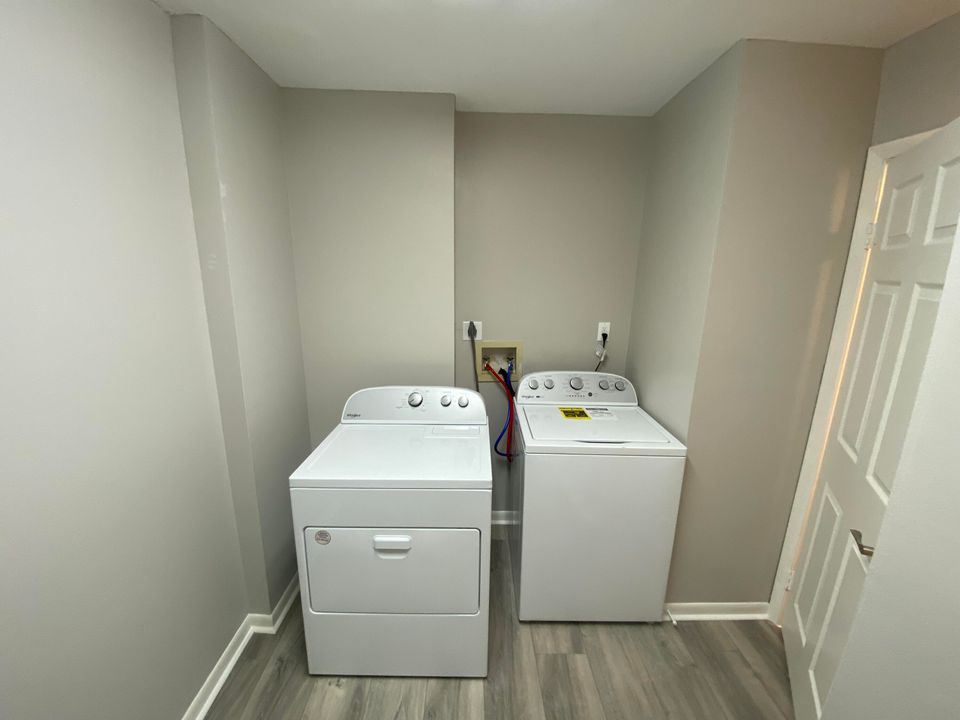 For Sale: $315,000 (2 beds, 2 baths, 1348 Square Feet)