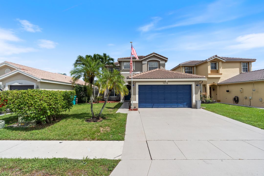 For Sale: $699,994 (4 beds, 3 baths, 2495 Square Feet)