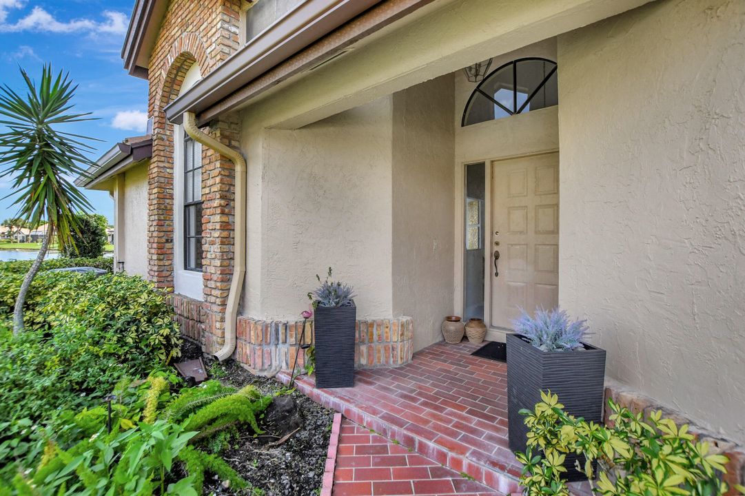 Active With Contract: $7,800 (3 beds, 2 baths, 1897 Square Feet)