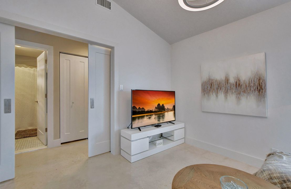 Active With Contract: $7,800 (3 beds, 2 baths, 1897 Square Feet)