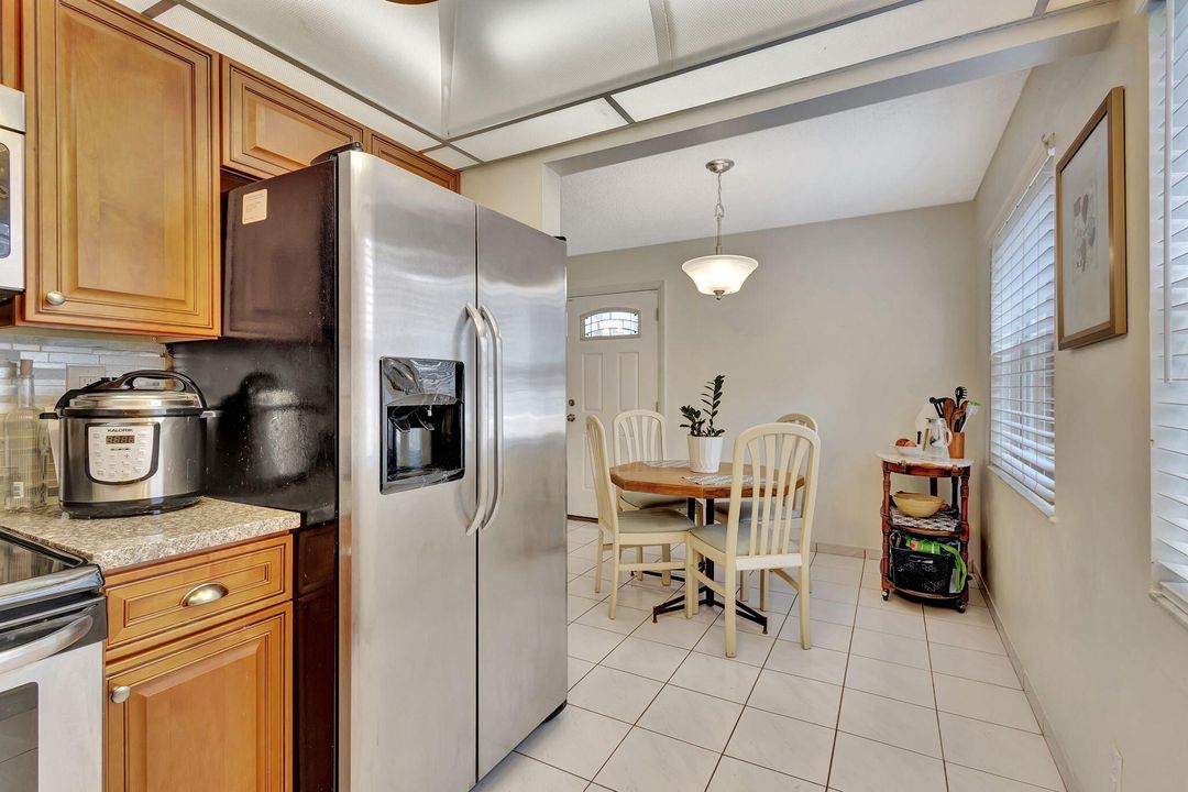 For Sale: $174,900 (2 beds, 2 baths, 1010 Square Feet)