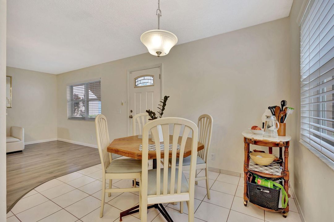 For Sale: $174,900 (2 beds, 2 baths, 1010 Square Feet)