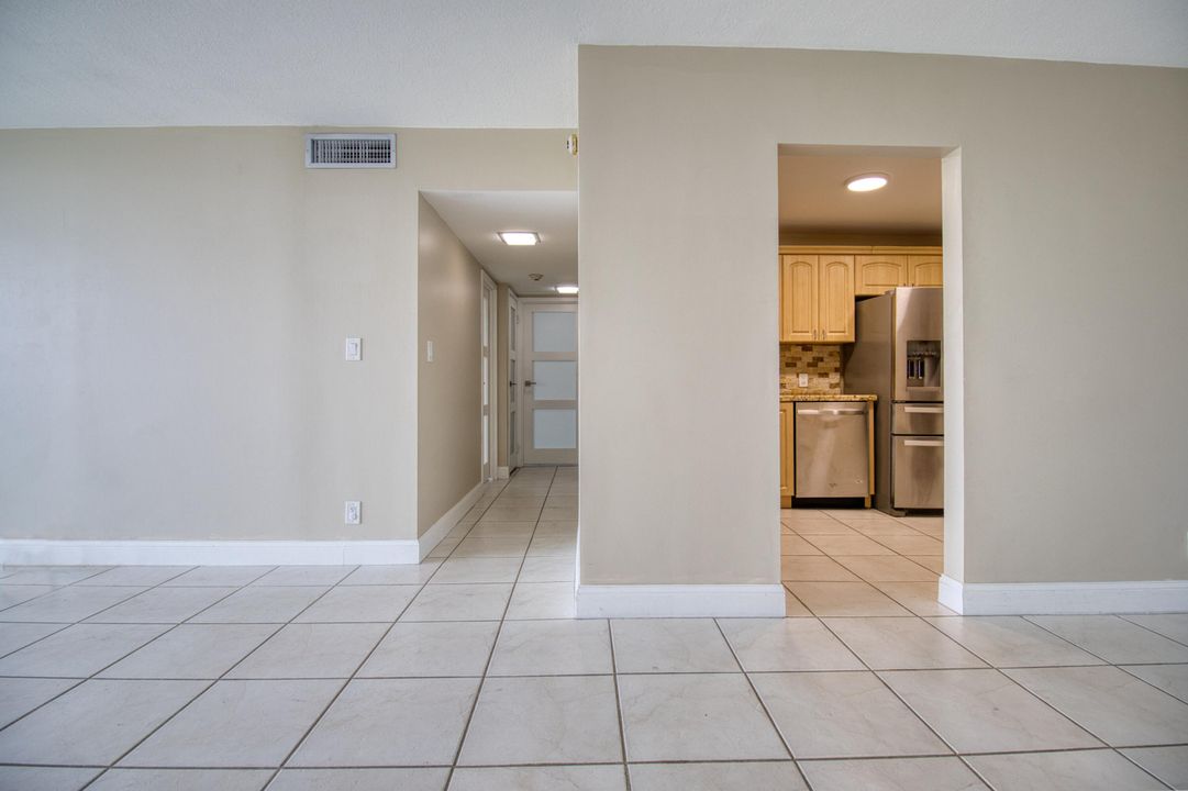 Active With Contract: $3,001 (2 beds, 2 baths, 1357 Square Feet)