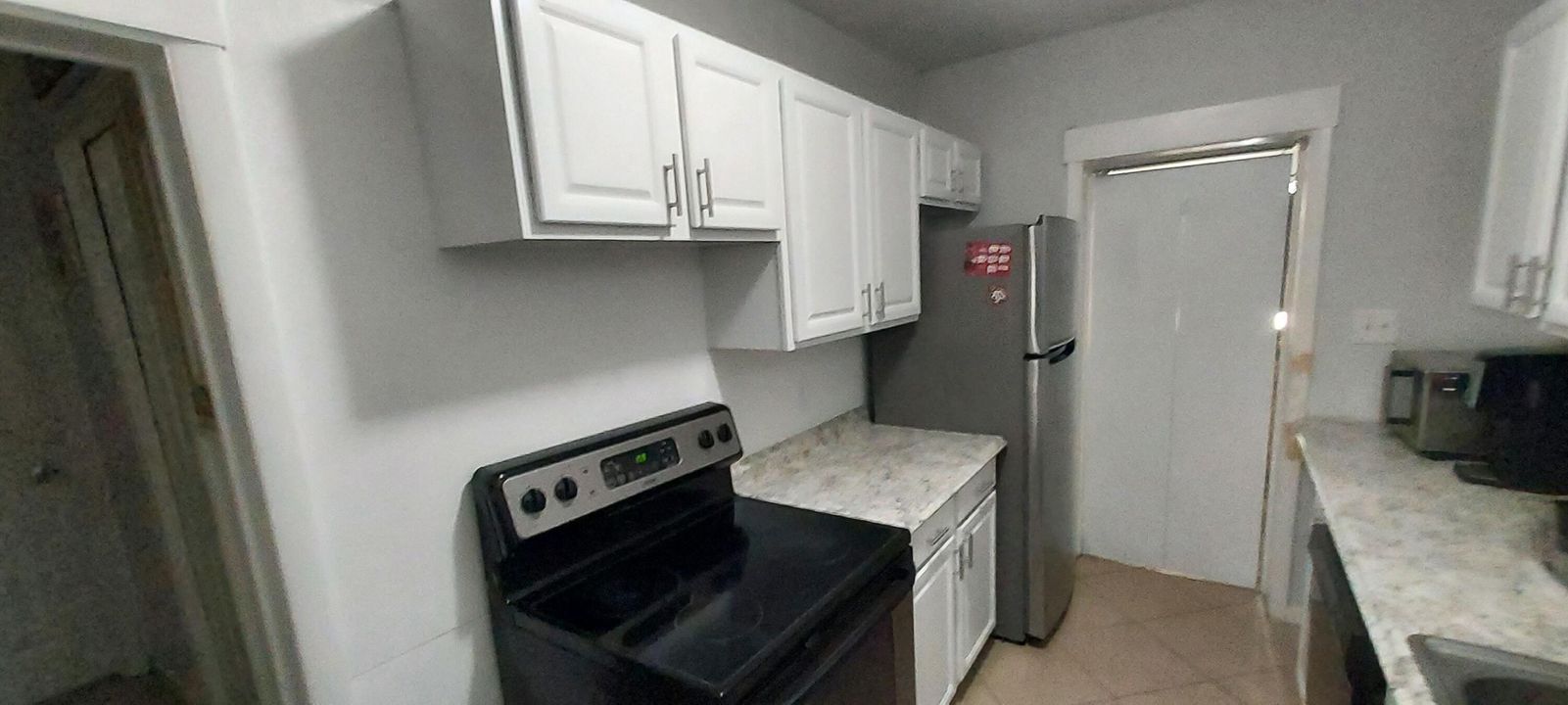 For Rent: $2,395 (2 beds, 1 baths, 1142 Square Feet)